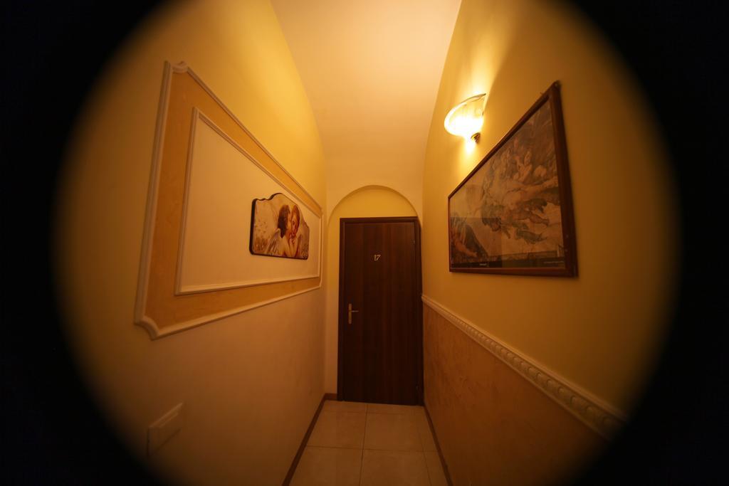Hostel Pink Floyd Рим Экстерьер фото