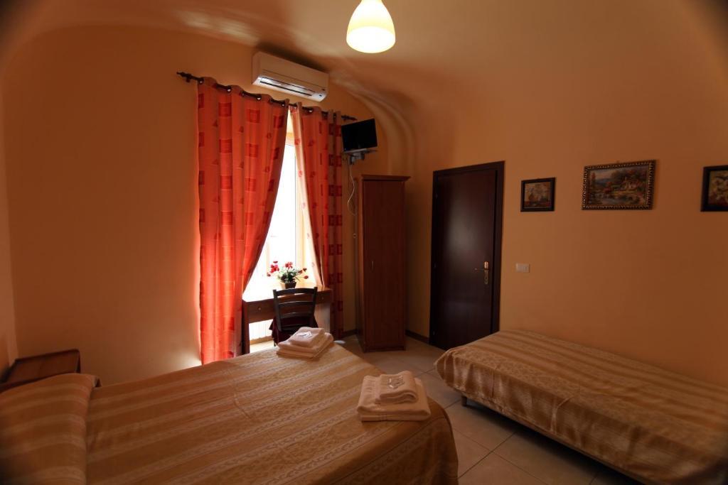 Hostel Pink Floyd Рим Номер фото